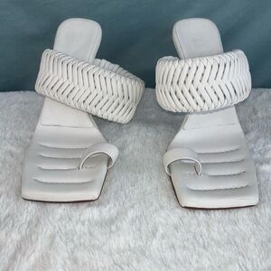 EUC GIA/RHW Sandal Open Toe Slide Mule White EU 36 Retails $370 Leather Braided